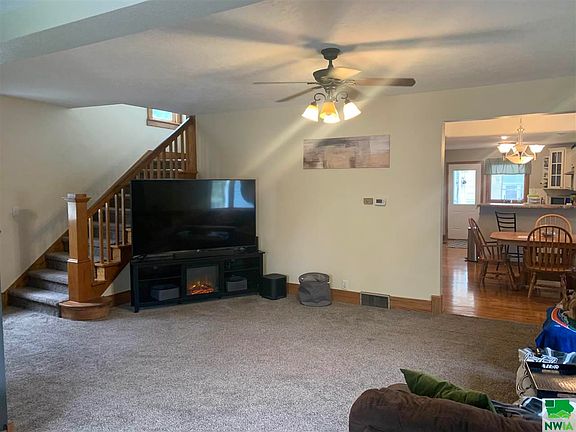 2nd image of 3416 5th Ave