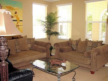 Living room, additional view.