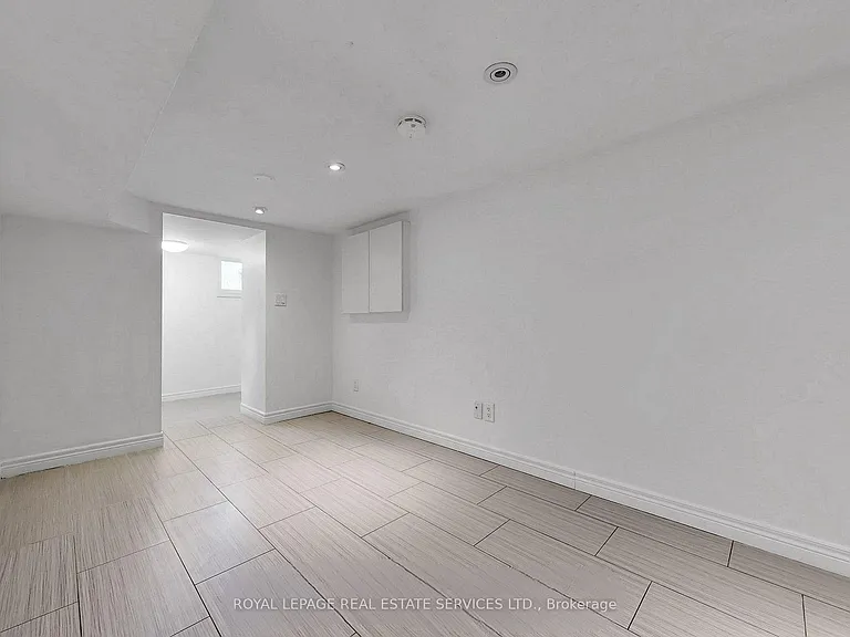119 Essex St #LOWER — Photo 3