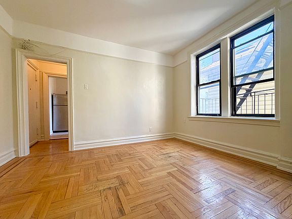2nd image of 45 Bay 28th St #2R
