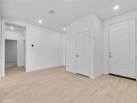 3rd image of 4688 Florence Dr