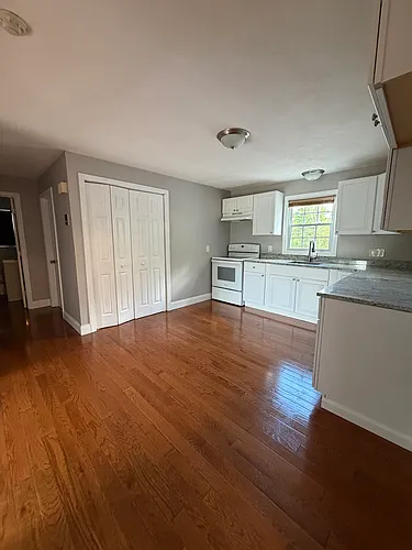 62 Viscoloid Ave #3 Photo 1