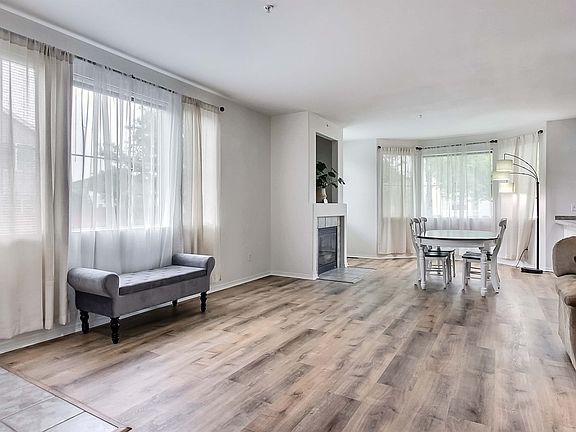 3rd image of 2095 Simmons St Unit A