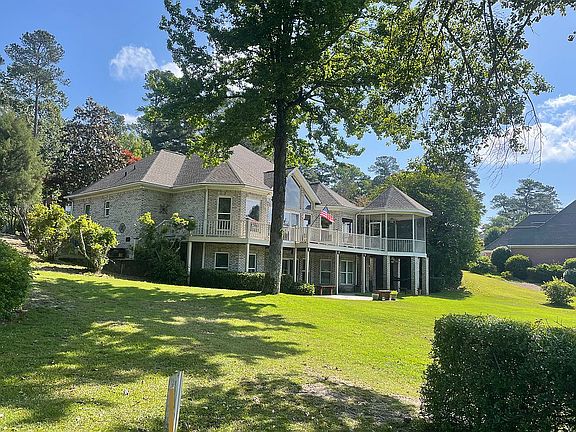 3rd image of 312 Willow Lake Ct