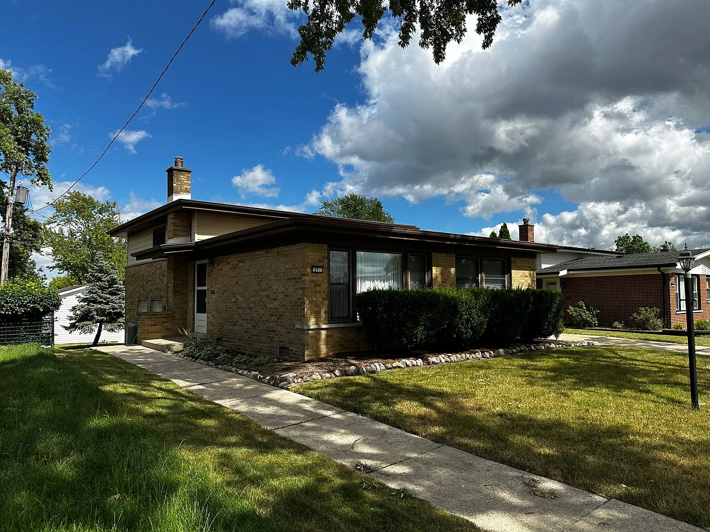241 S Mayfair Pl photo 1