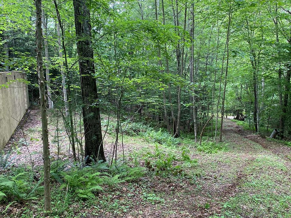 2nd image of 20 Laurel Springs Rd
