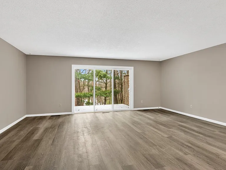 3463 Blackwood Dr — Photo 3