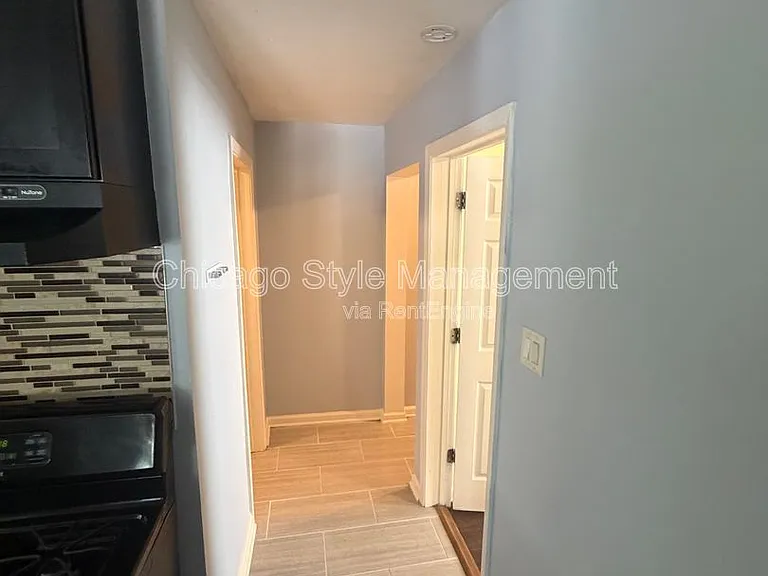 8756 S Exchange Ave #1F — Photo 7