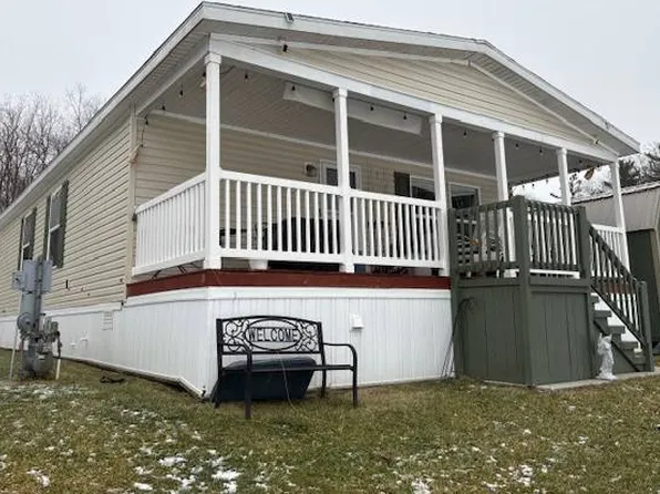 1336 Aspen St, Columbus, MI 48063