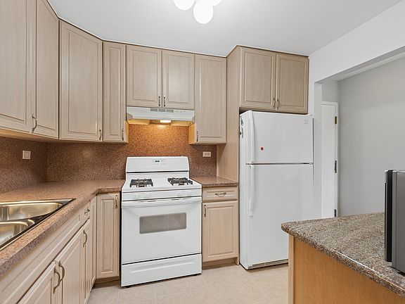 4th image of 263 S Clubhouse Dr Unit 306