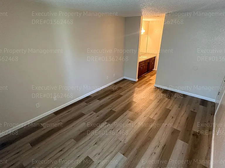 709 Deseret Way — Photo 26