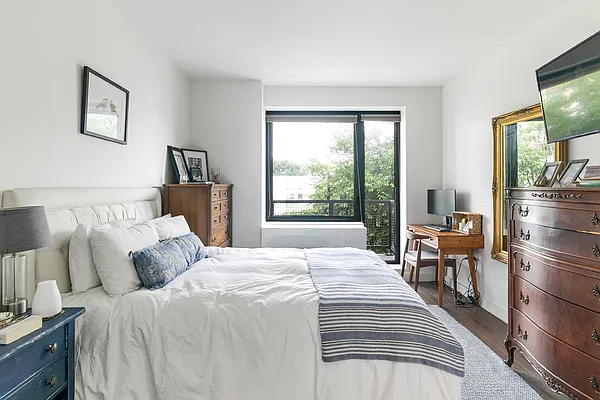 Rented by Modern Spaces | media 9