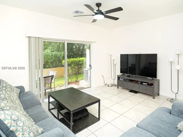 2820 NW 180th St, Miami Gardens, FL 33056