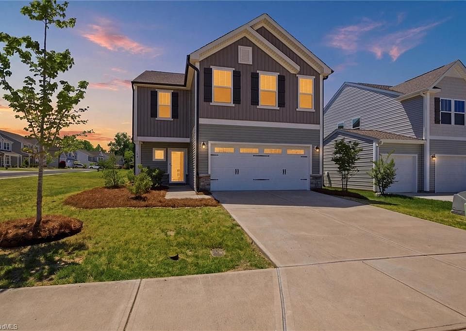 1st image of 146 Centerpiece Dr