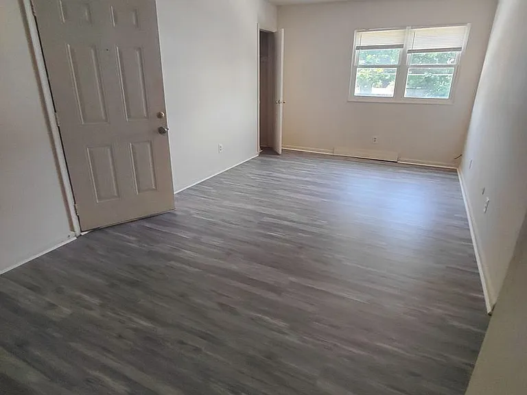 351 San Antonio Blvd — Photo 3
