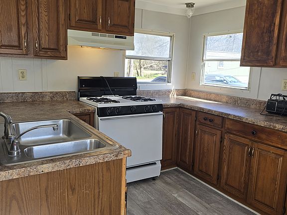 2nd image of 140 N Pleasant St #14