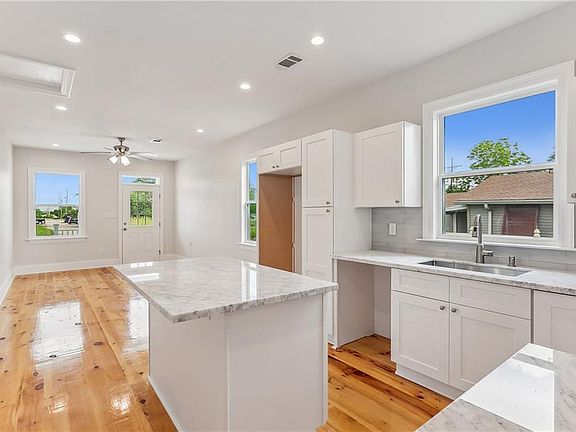 5th image of 2648 Piety St