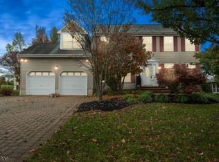 6 Crossing Dr, Flanders, NJ 07836