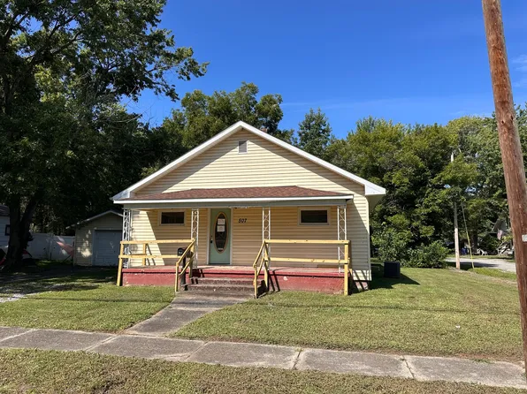 507 N Jackson St, West Frankfort, IL 62896