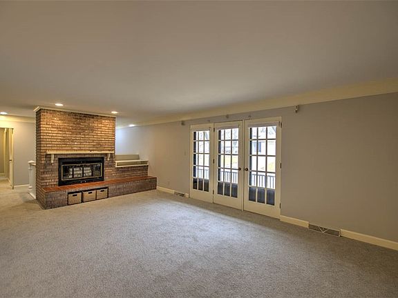 4th image of 681 W Karen Ct