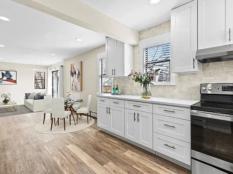 3527 Nottingham Ct — Photo 3