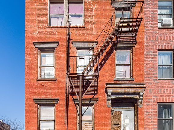 5th image of 61 S 4th St