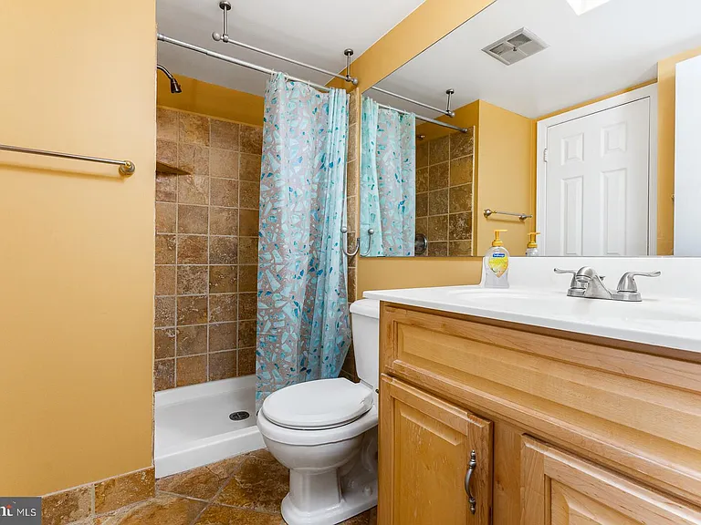 8415 Hollis Ln — Photo 22