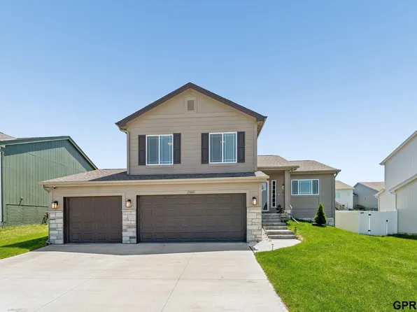 17009 Huntington Ave, Omaha, NE 68116