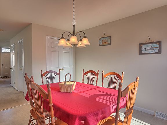 4th image of 305 Sagamore Hl