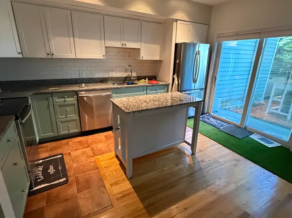 189 Richdale Ave APT B3, Cambridge, MA 02140