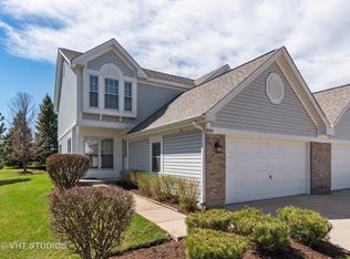 854 Stonebridge Ln, Crystal Lake, IL 60014