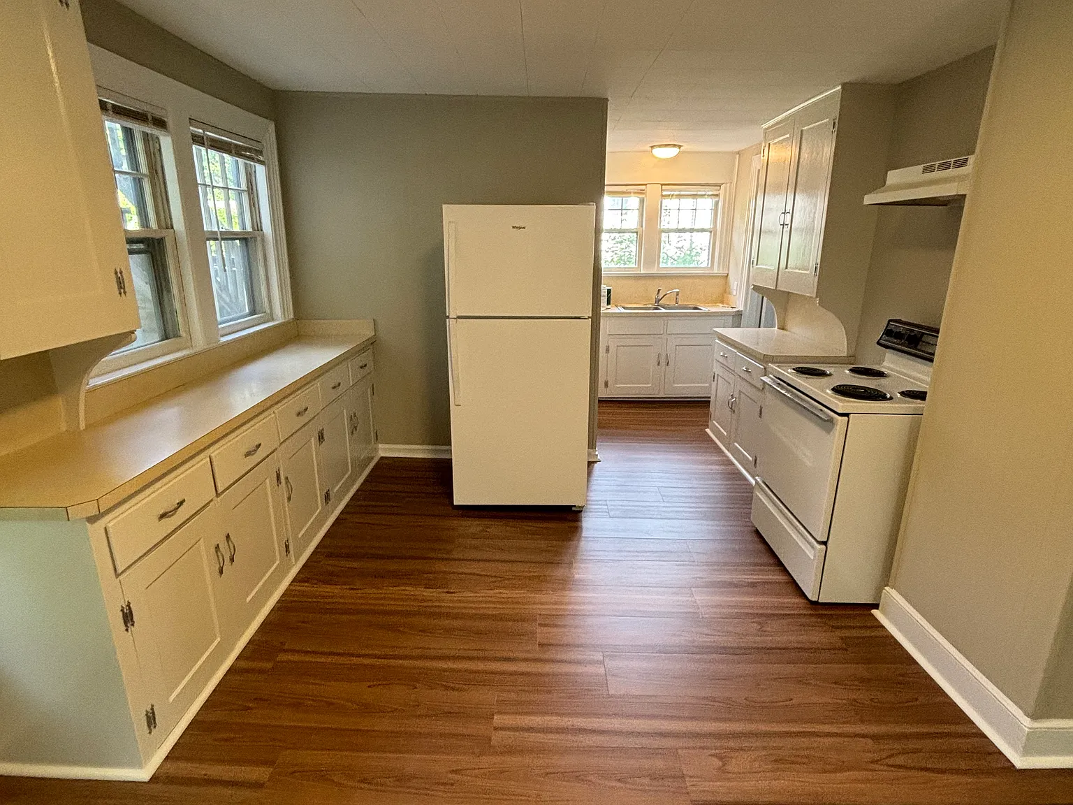 1 bed, 700 sqft, $1,700 — Photo 2