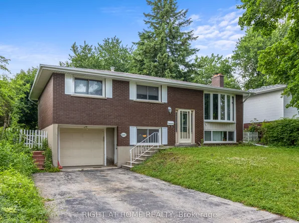 695 Glen Forrest Blvd, Waterloo, ON N2L 4K7
