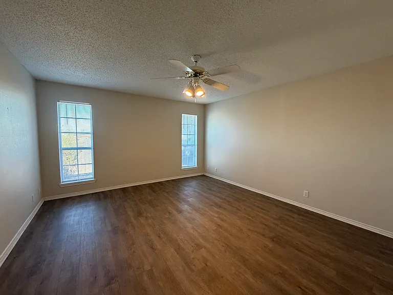 2937 Kessler Dr — Photo 5