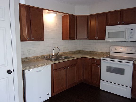 5th image of 408 Ebenezer Ave #B
