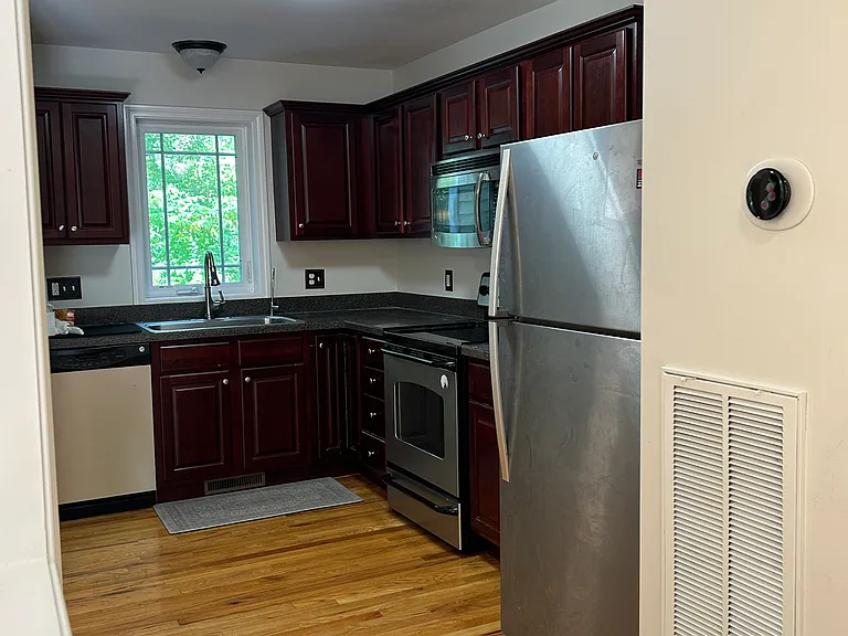 66 Stetson Pl #66 — Photo 3
