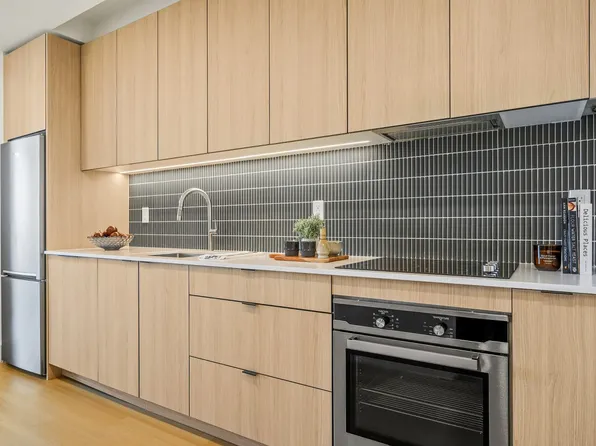 880 Atlantic Avenue image 3 of 33