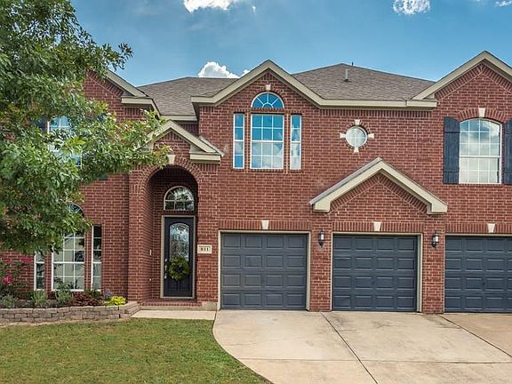 2nd image of 811 Whitley Ct