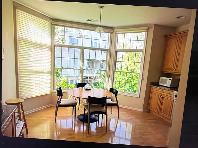 627 Binghampton Ln — Photo 5