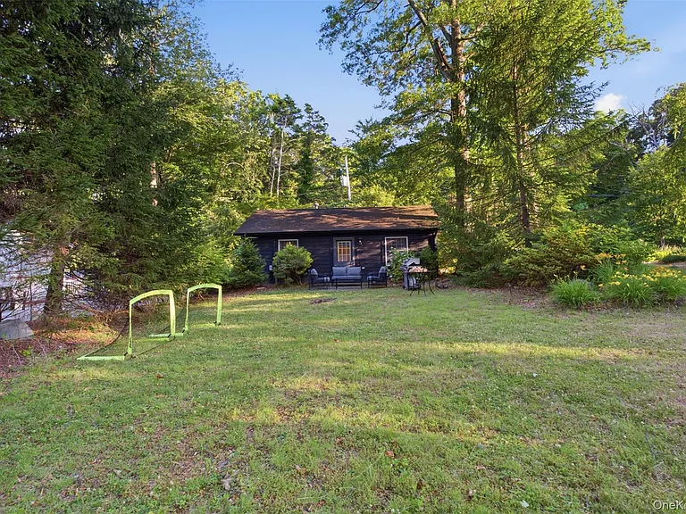 126 New Valley Rd — Photo 3