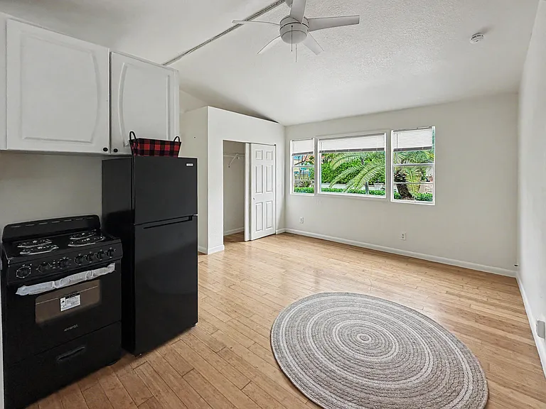 205 Coral Rd #4 — Photo 5
