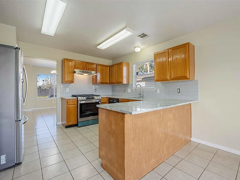 4806 Cotton Ridge Trl — Photo 12