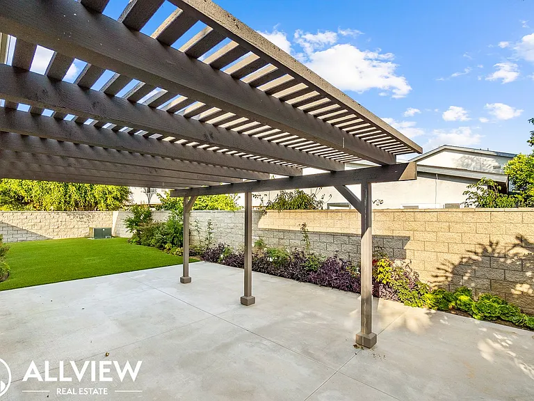 20542 Kelvingrove Ln — Photo 15