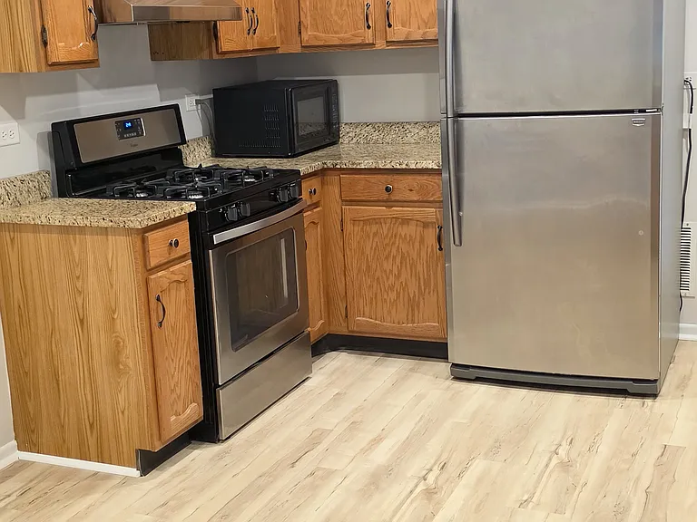 1721 Chesapeake Ln #1 — Photo 3