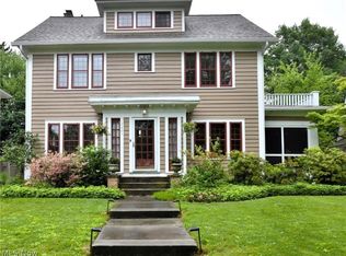 2201 N Saint James Pkwy, Cleveland Heights, OH 44106