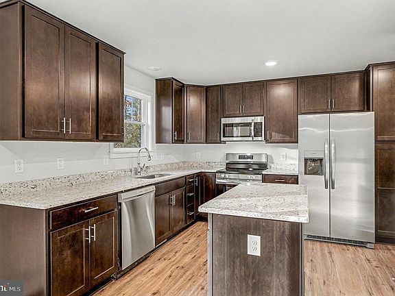 4th image of 184 Albrough Blvd