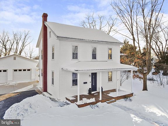 3rd image of 62 E Main St