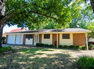 321 Jasmine Ct, Burleson, TX 76028
