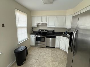 584 Wrensong Rd #B, Yardley, PA 19067