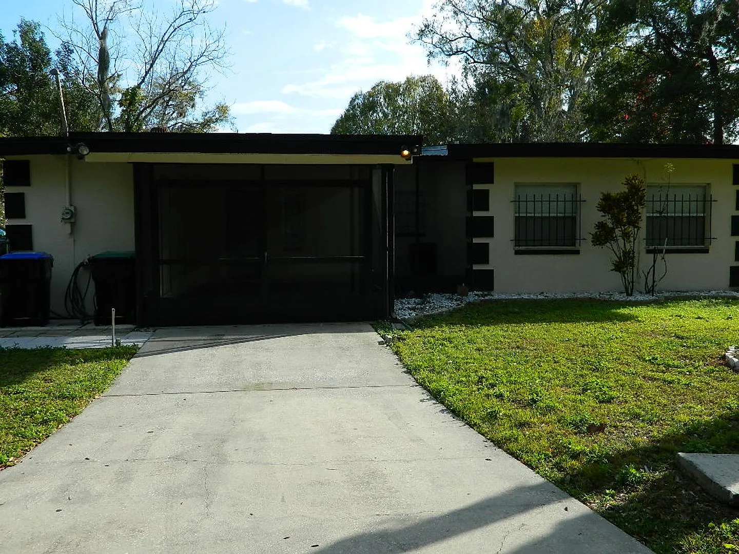 3-Br 2-Baths — Photo 2